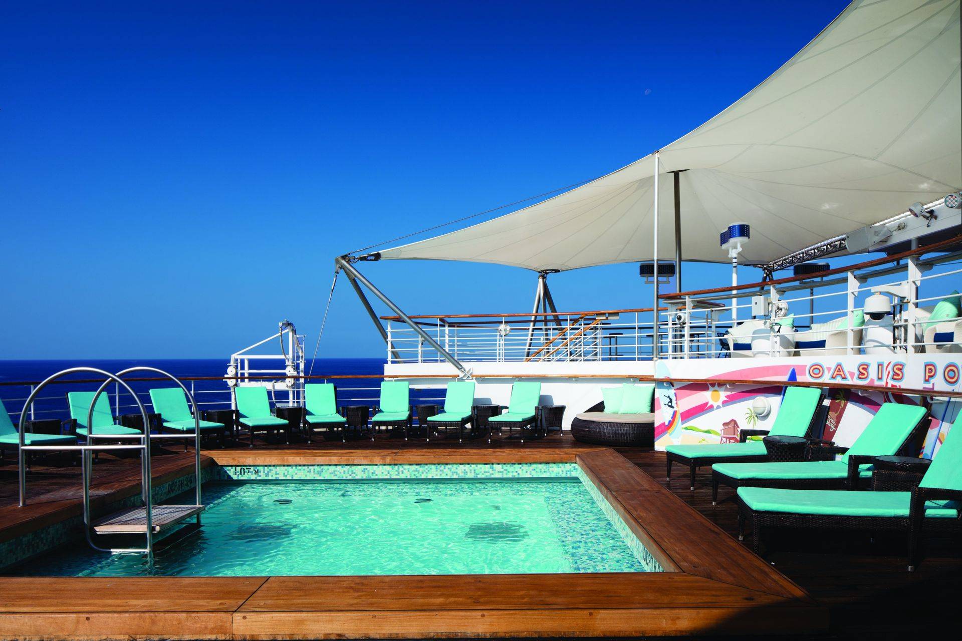 Oasis Pool 戶外泳池