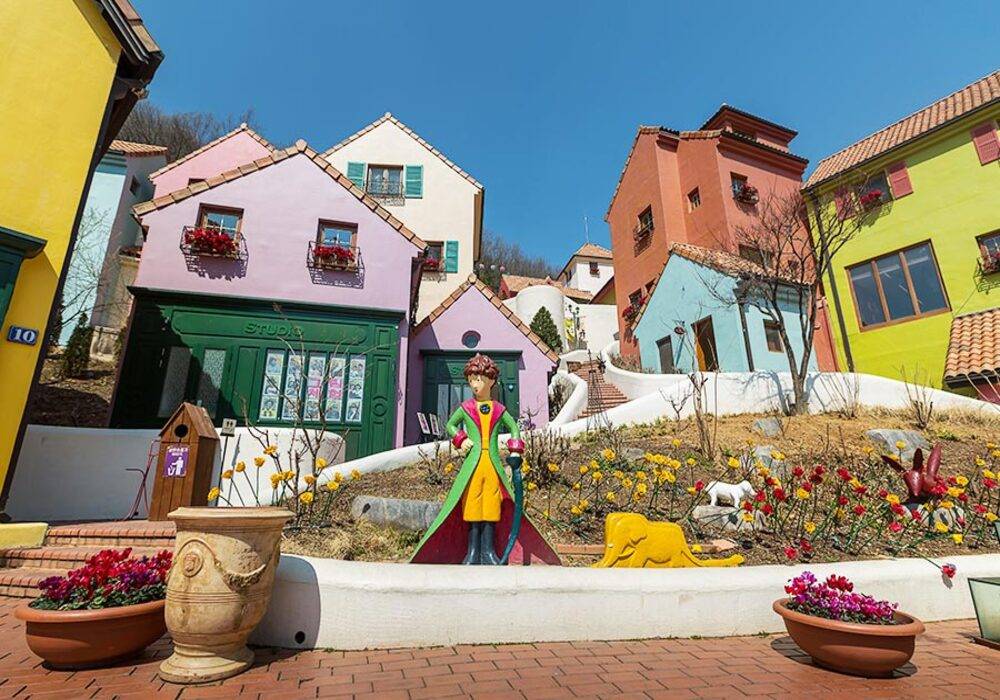 【慢遊首爾半自助】一日自由活動、促進代謝~五星汗蒸幕、秘境~瀑布咖啡廳、升等四星住宿(一站購物彩妝)5日