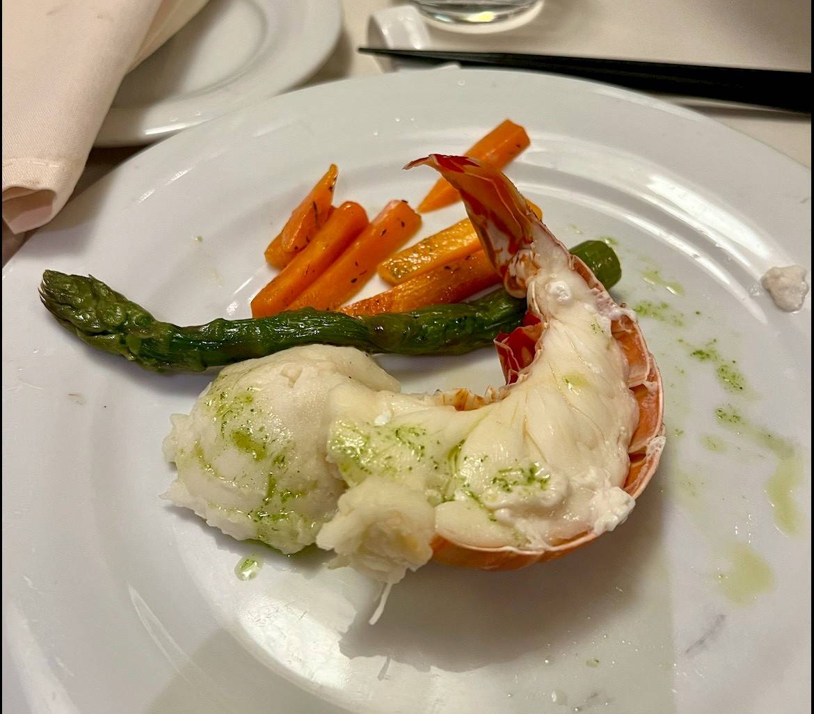 MSC地中海榮耀號心得-主餐廳晚餐龍蝦(無限續)