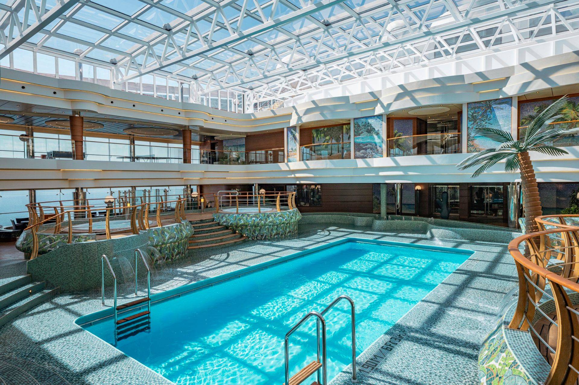 L'Equatore Indoor Pool 赤道室內穹頂泳池