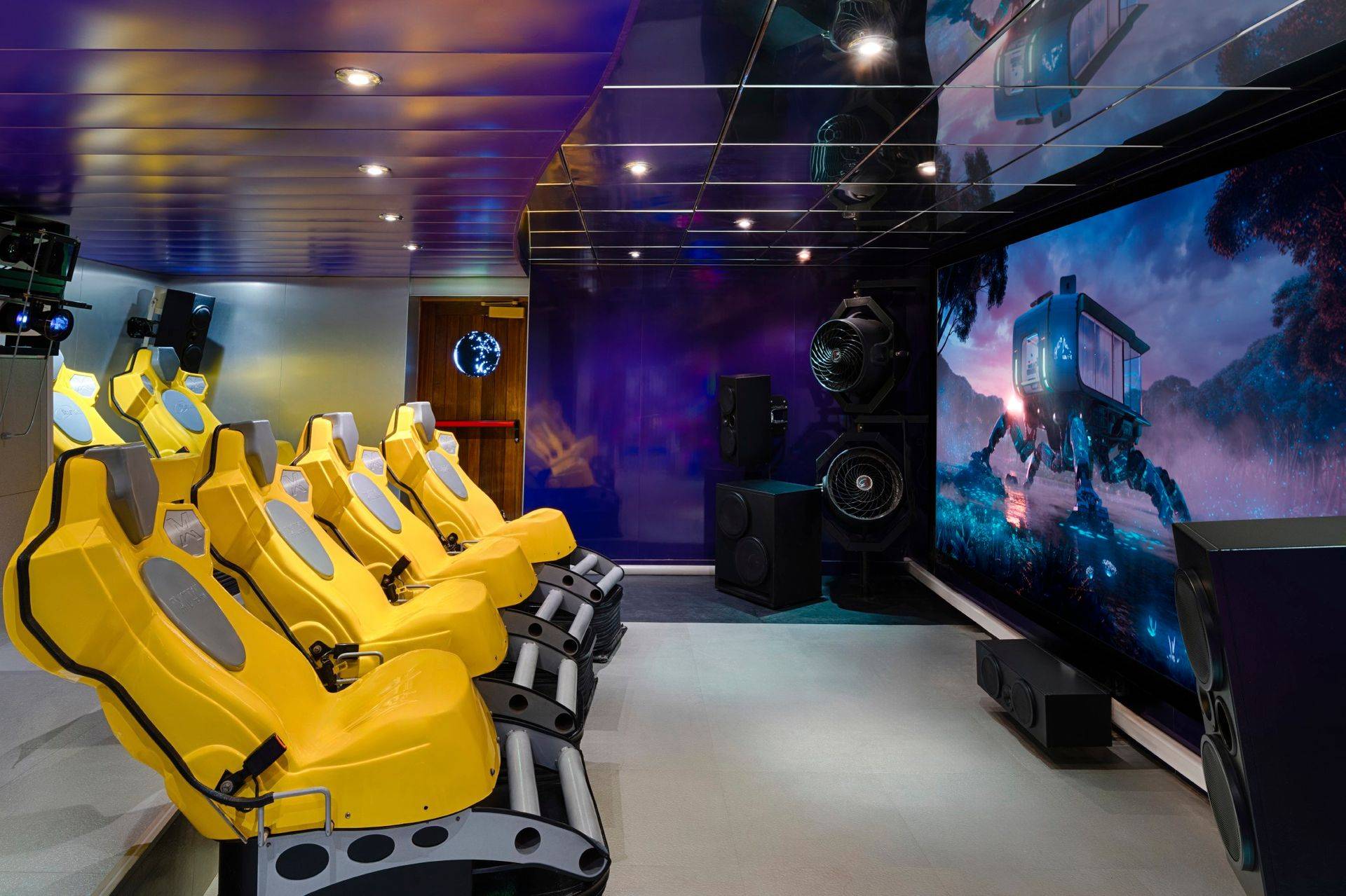 4D Cinema & Bowling 4D 影院與保齡球館