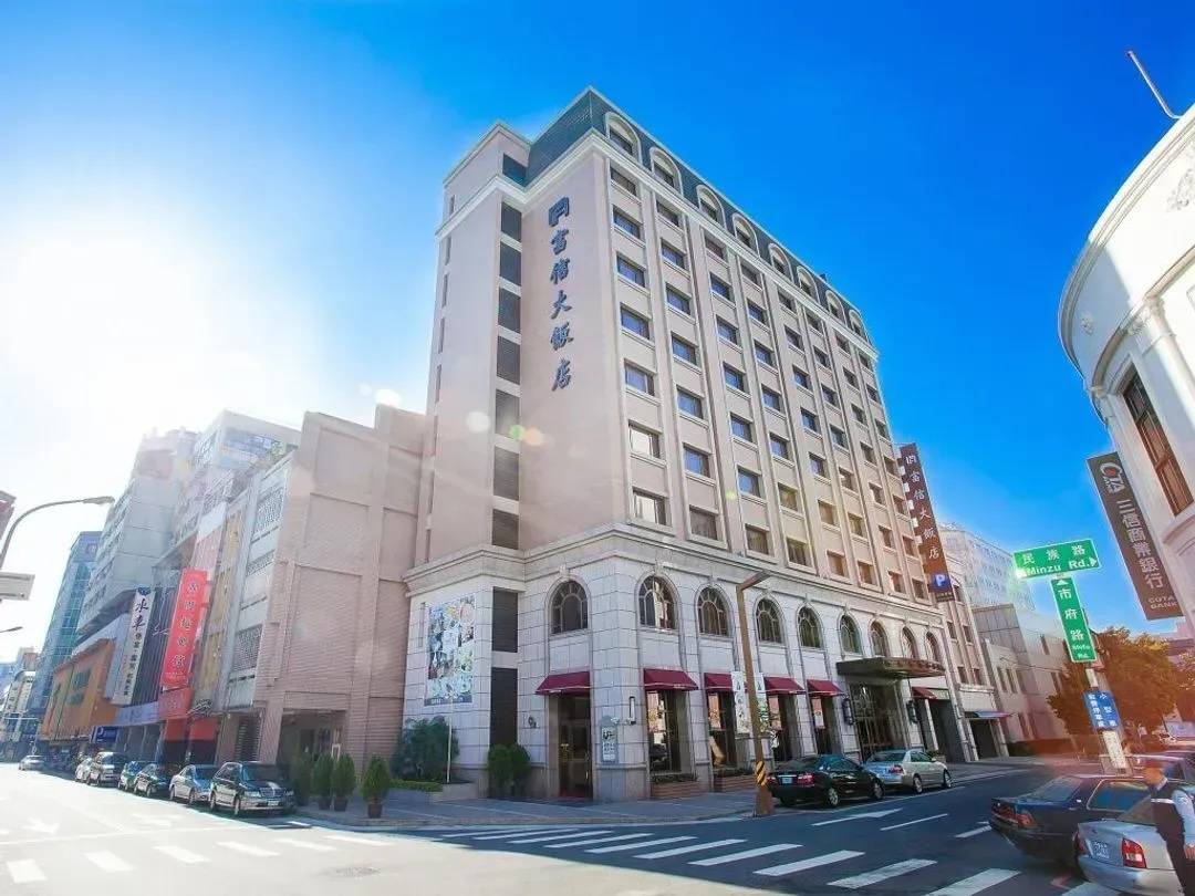 【搭高鐵．玩暑假】台中富信大飯店2日自由行